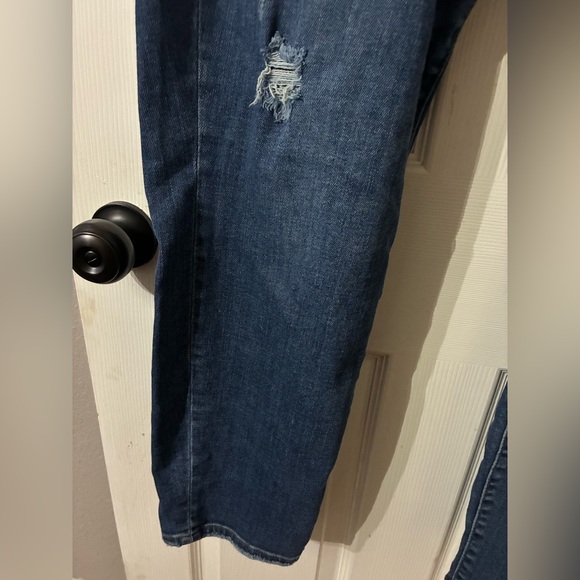 Judy Blue Women’s Distressed Jeans - Picture 4 of 8